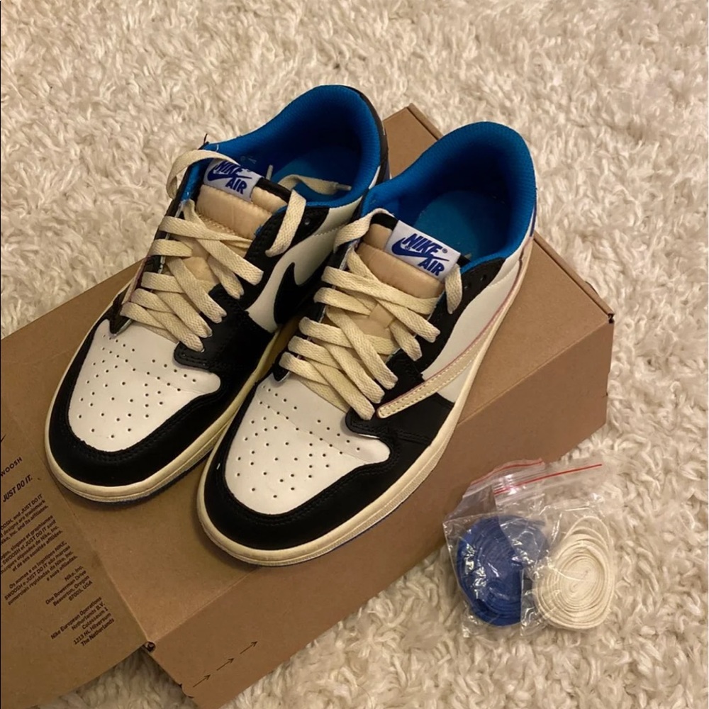 Air Jordan 1 Low Fragment Design x Travis Scott